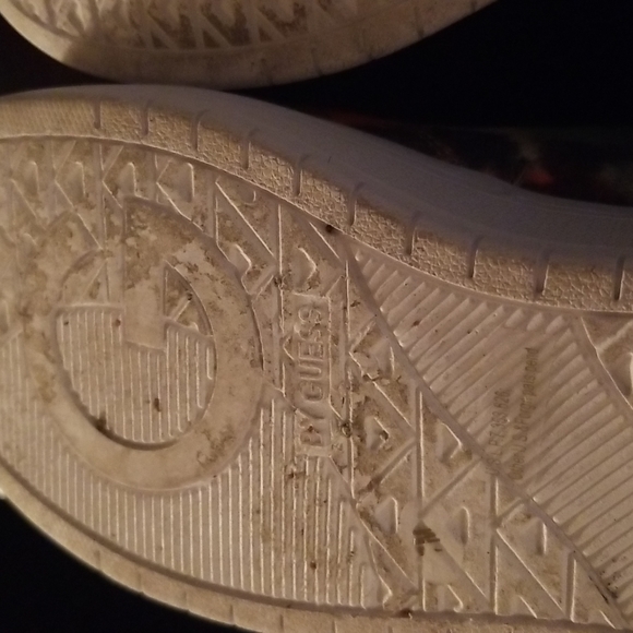 Guess Tie Dye Sneakers - Picture 10 of 16